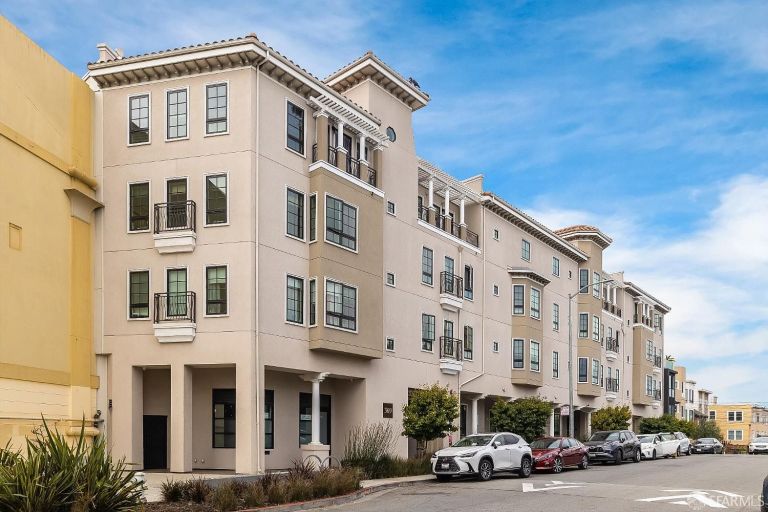 listing 369 18th ave 203 768x512