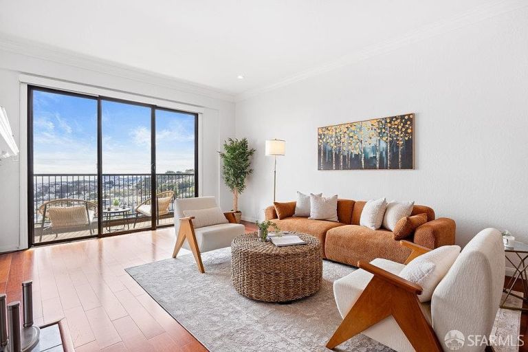 listing 945 corbett ave 206 768x512