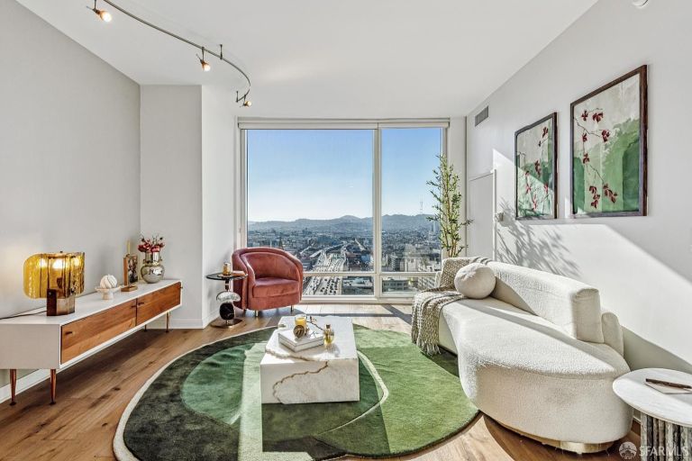 listing 425 1st st 2205 768x512