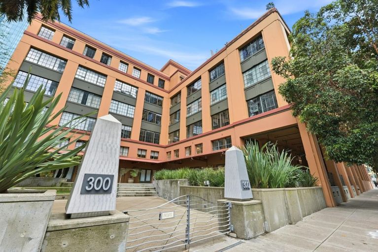 listing 300 beale st 501 768x511