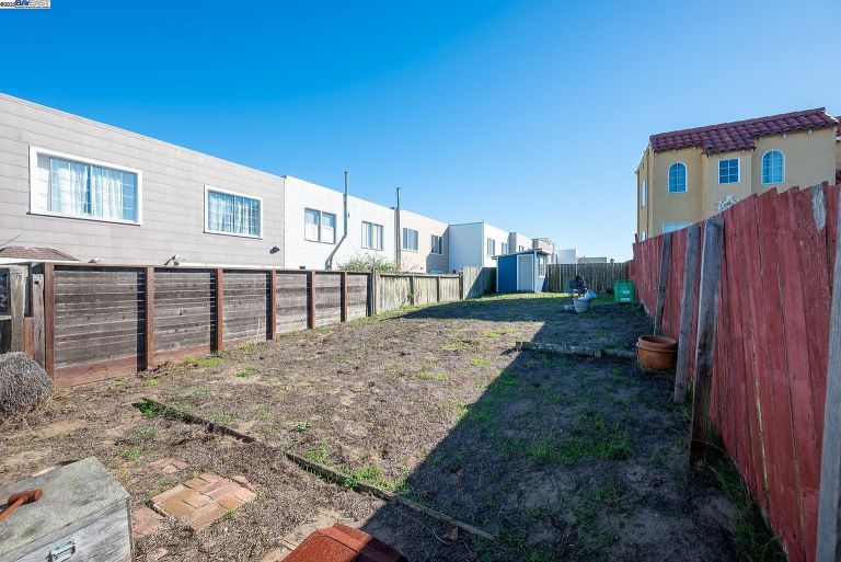 listing 3327 quintara st 768x513