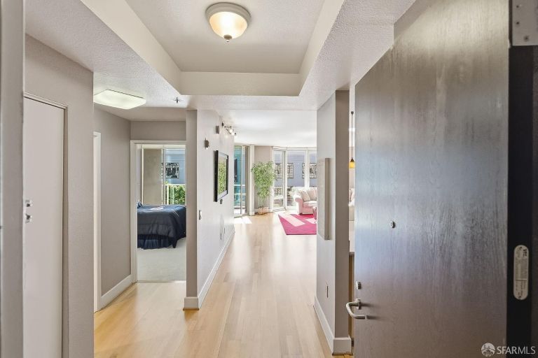 listing 88 king st 412 768x512