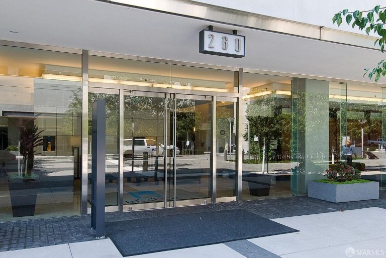 listing 260 king st 679 768x514
