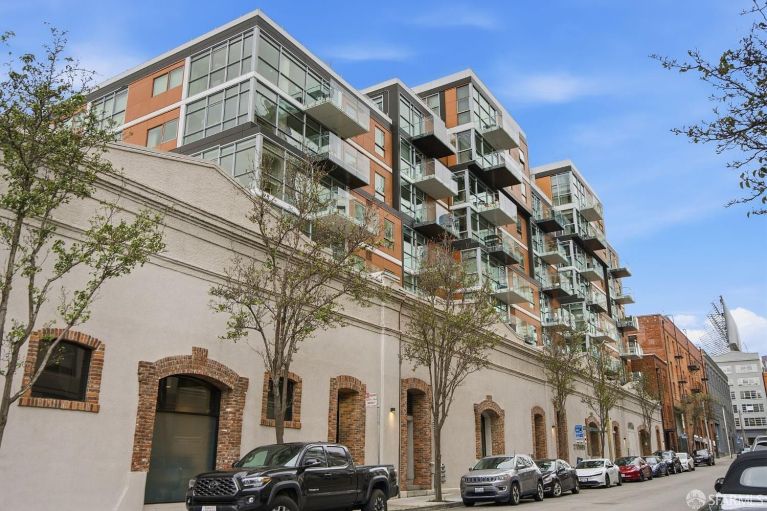 listing 72 townsend st 402 768x511