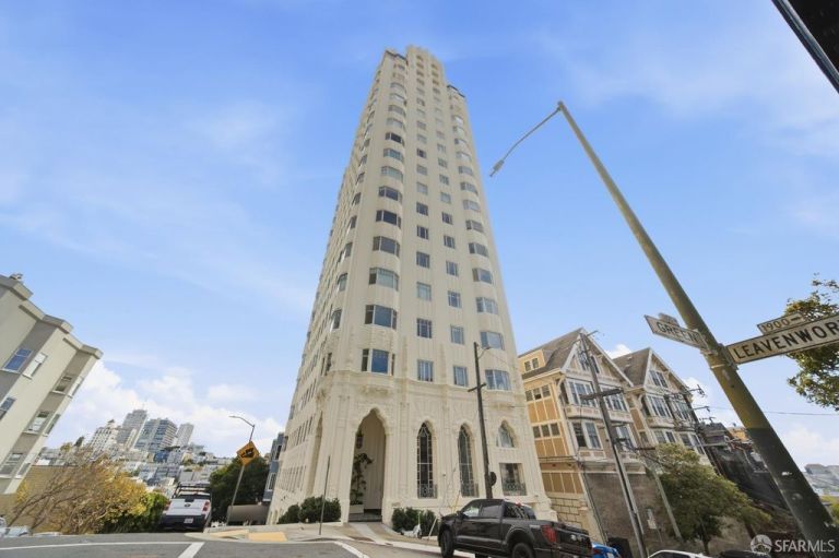 listing 1101 green st 403 768x511