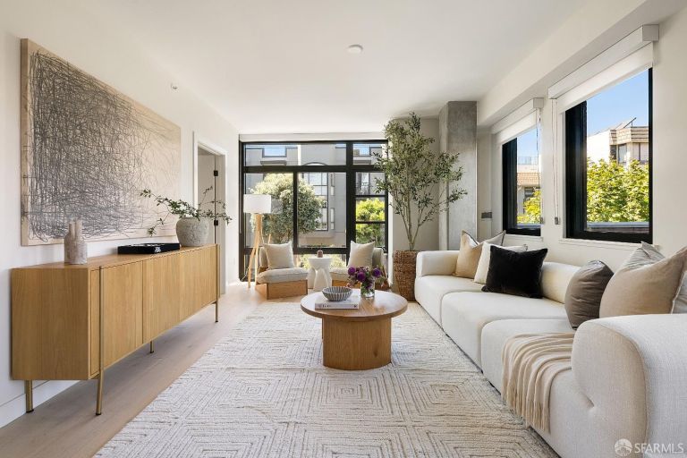 listing 1598 bay st 206 768x512