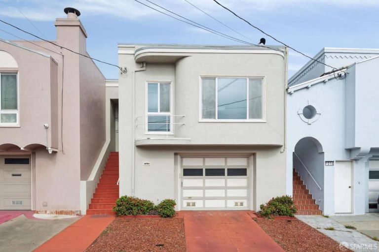 listing 1620 cayuga ave 768x512