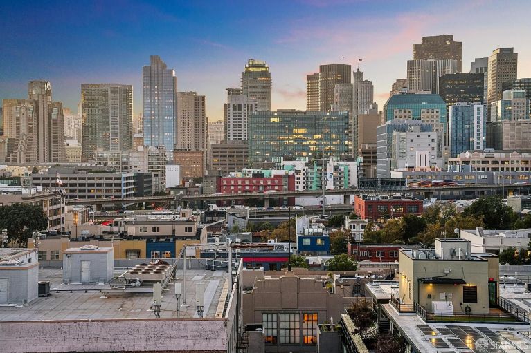 listing 170 king st 1127 768x511
