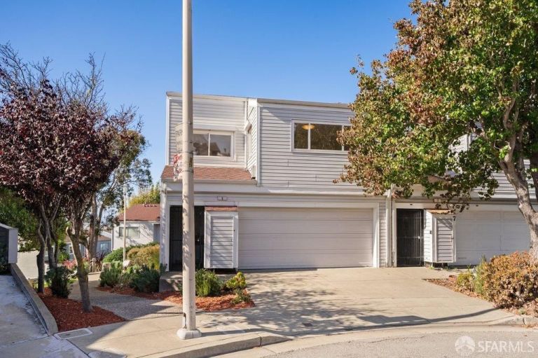 listing 5 richards cir 768x511
