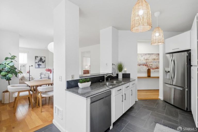 listing 101 crescent way 2115 1 768x512