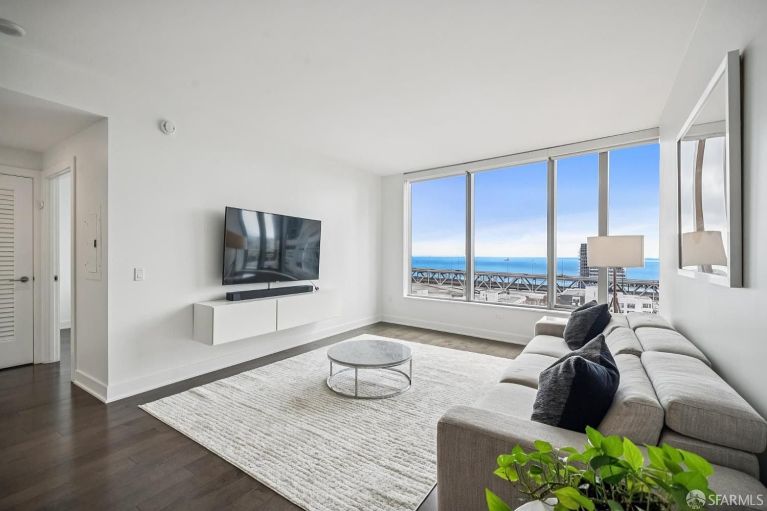 listing 201 folsom st unit 21f 2 1 768x511